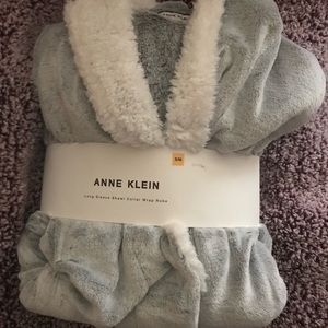 Anne Klein Long Sleeve Convertible Plush Robe